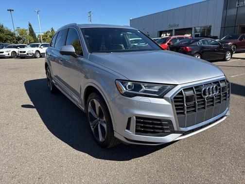 2022 Audi Q7 55 Premium Plus