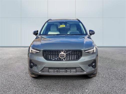2026 Volvo XC40 B5 Ultra