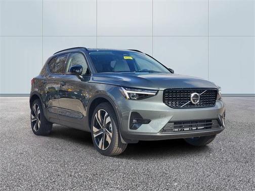 2026 Volvo XC40 B5 Ultra