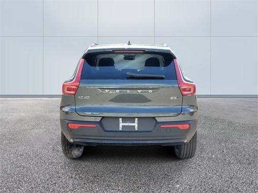 2026 Volvo XC40 B5 Ultra
