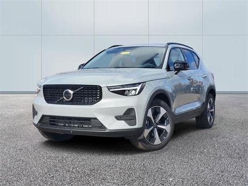 2026 Volvo XC40 B5 Core