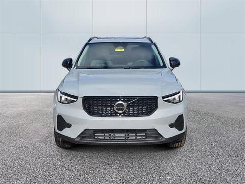 2026 Volvo XC40 B5 Core