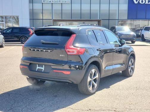 Onyx Black 2026 Volvo XC40 B5 Plus