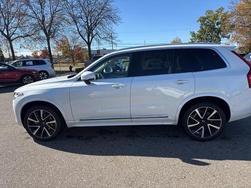2023 Volvo XC90 B6 Plus 7-Seater