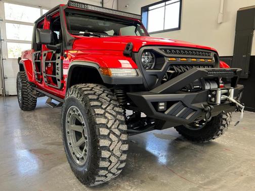Photo 3 of 32 of 2020 Jeep Gladiator Overland