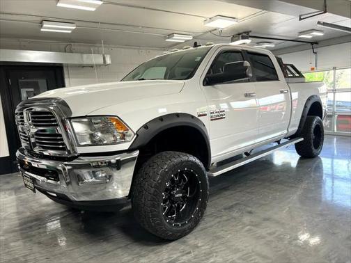 2017 RAM 2500 Big Horn Crew Cab 4x4 6'4' Box