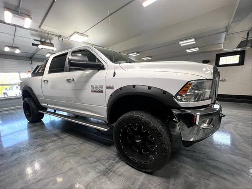 2017 RAM 2500 Big Horn Crew Cab 4x4 6'4' Box