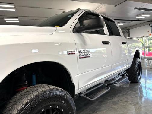 2018 RAM 2500 Tradesman Crew Cab 4x4 6'4' Box