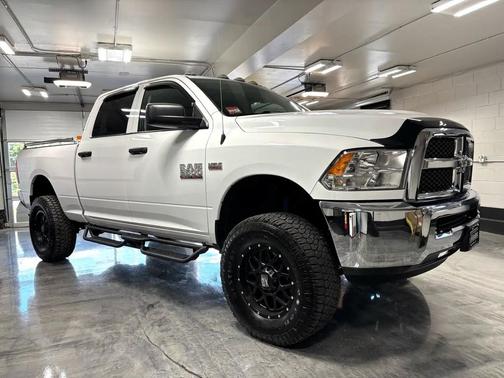 2018 RAM 2500 Tradesman Crew Cab 4x4 6'4' Box