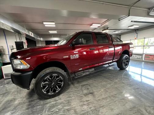 2017 RAM 2500 Tradesman Crew Cab 4x4 6'4' Box