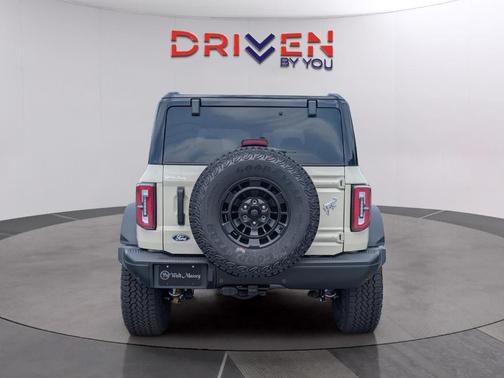 Desert Sand 2026 Ford Bronco Badlands