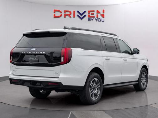 Oxford White 2026 Ford Expedition Max Active