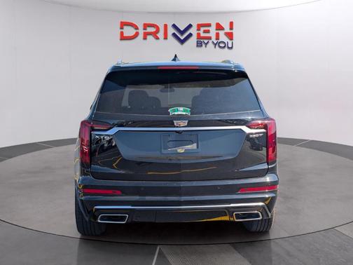 2023 Cadillac XT6 Luxury FWD