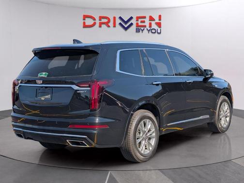 2023 Cadillac XT6 Luxury FWD