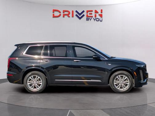 2023 Cadillac XT6 Luxury FWD