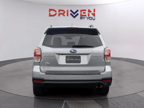 Ice Silver Metallic 2017 Subaru Forester 2.5i Premium