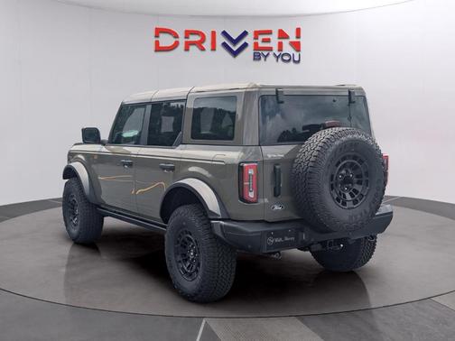 Gray 2026 Ford Bronco Badlands