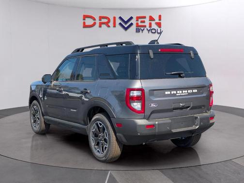 Carbonized Gray 2026 Ford Bronco Sport Outer Banks