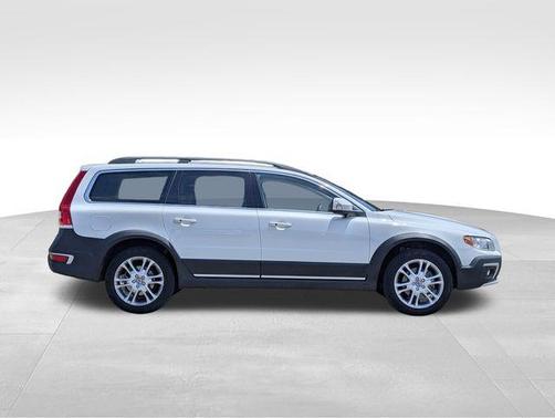 2016 Volvo XC70 T5 Platinum
