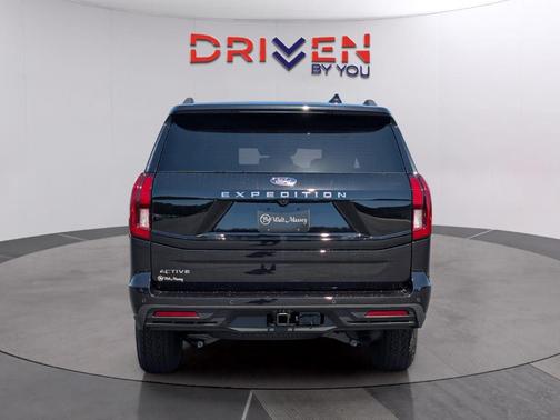 Agate Black Metallic 2026 Ford Expedition Active