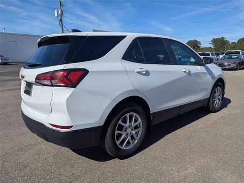 2023 Chevrolet Equinox LS