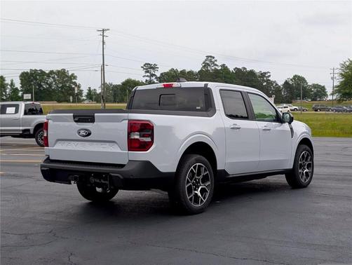 Space White Metallic 2026 Ford Maverick Lariat