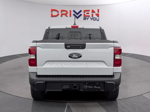 Space White Metallic 2026 Ford Maverick Lariat