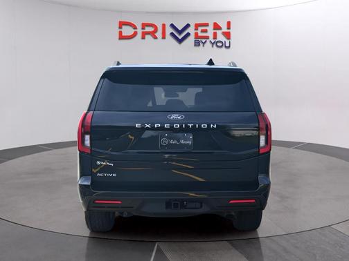 Agate Black 2025 Ford Expedition Active