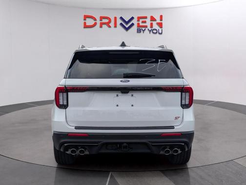 Star White 2026 Ford Explorer ST