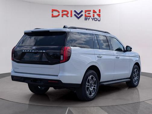 2026 Ford Expedition Active