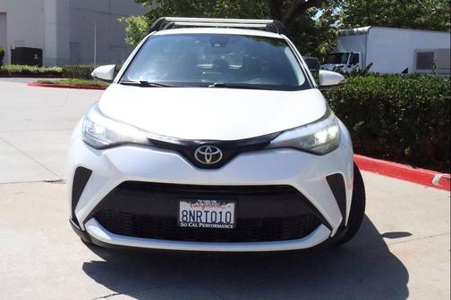 Blizzard Pearl 2020 Toyota C-HR LE