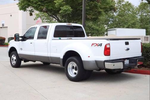 Oxford White 2014 Ford F-350 Lariat