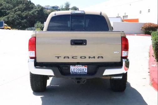 Tan 2016 Toyota Tacoma SR5