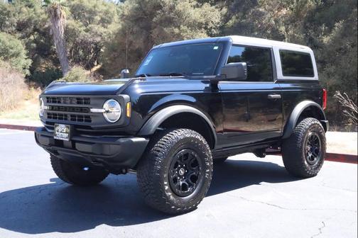2022 Ford Bronco Base 4x4 2dr SUV