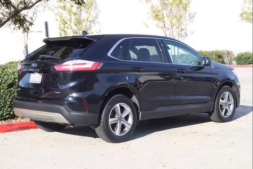 Agate Black Metallic 2022 Ford Edge SEL