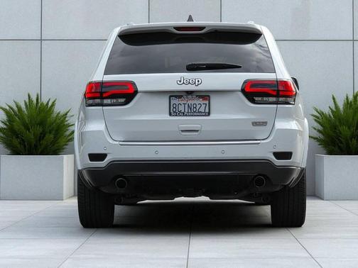 2018 Jeep Grand Cherokee Sterling Edition