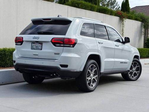 2018 Jeep Grand Cherokee Sterling Edition