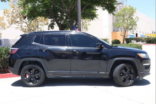 Diamond Black Crystal Pearlcoat 2021 Jeep Compass Latitude