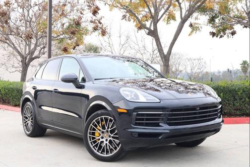 2023 Porsche Cayenne Platinum Edition