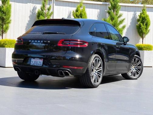 2016 Porsche Macan Turbo