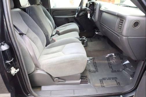 2004 Chevrolet Silverado 2500 LS H/D Extended Cab