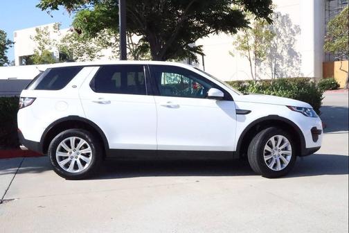 White 2018 Land Rover Discovery Sport SE