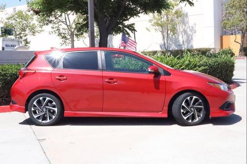Barcelona Red Metallic 2016 Scion iM Base 4dr Hatchback CVT
