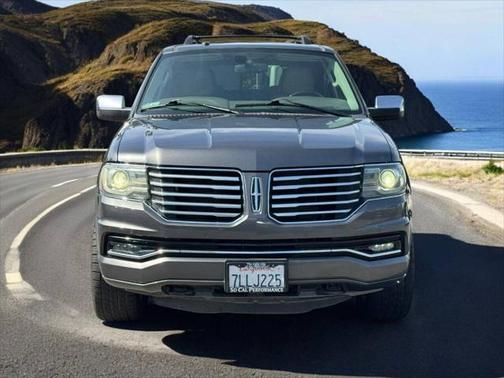 2015 Lincoln Navigator Base