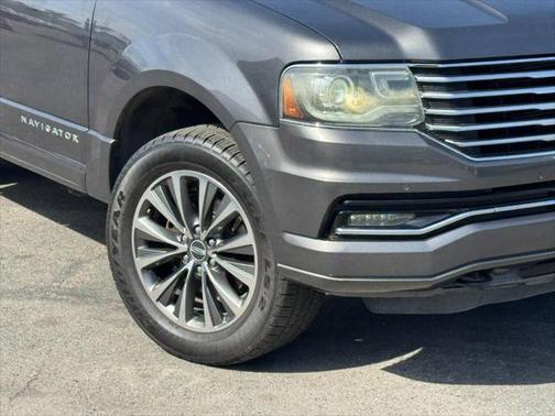 2015 Lincoln Navigator Base