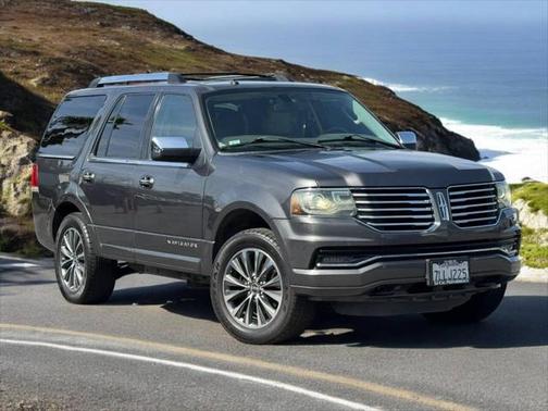 2015 Lincoln Navigator Base