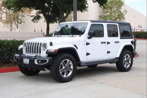 Bright White Clearcoat 2018 Jeep Wrangler Unlimited Sahara