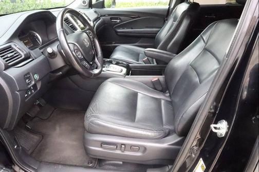Crystal Black Pearl 2016 Honda Pilot Touring
