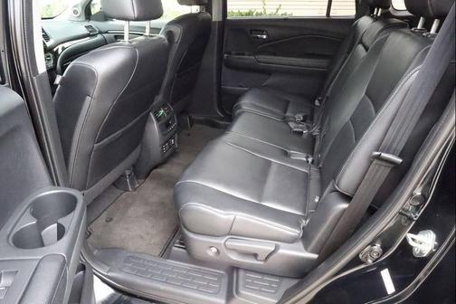 Crystal Black Pearl 2016 Honda Pilot Touring