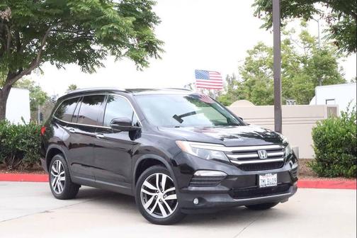 Crystal Black Pearl 2016 Honda Pilot Touring